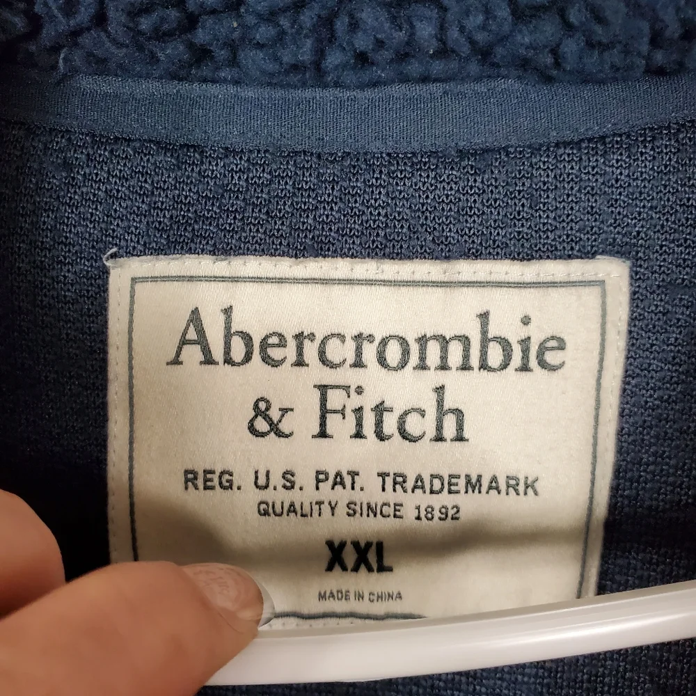 Abercrombie & Fitch Navy Blue High Pile Fleece 1/4 Zip - Picture 4 of 5